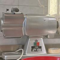 Tritatutto e grattugia professionale TEG 22