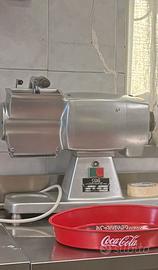 Tritatutto e grattugia professionale TEG 22