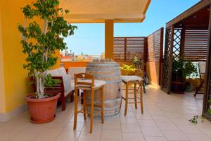 Trilocale all'ultimo piano con grande terrazza