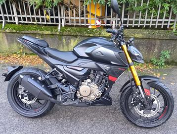 KL DUEL 125cc NAKED BLACK LIQUID COOLED