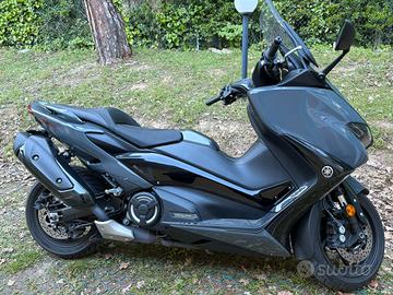 Yamaha T-max 560
