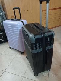 Trolley nuovi (usati, per emergenza, solo 1 volta)