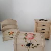 Portagioie in legno dipinto a mano