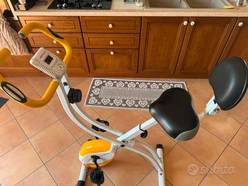 Cyclette con computer e cardiofrequenzimetro
