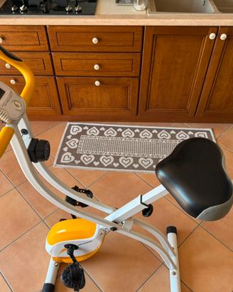 Cyclette con computer e cardiofrequenzimetro