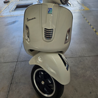 Vespa gts 300s con soli 11000km perfetta in tutto