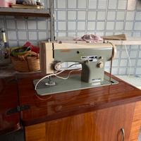 Macchina da cucire Necchi Lelia 513 Vintage