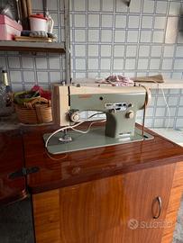 Macchina da cucire Necchi Lelia 513 Vintage
