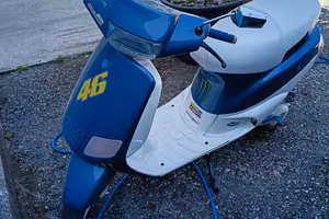 piaggio zip 