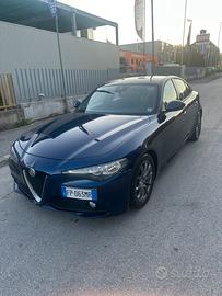 Alfa Romeo Giulia 2.2 AT8