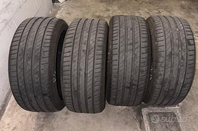 PNEUMATICI AUTO