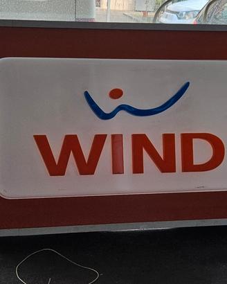 insegna luminosa Wind telefonia 