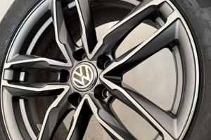 Cerchi in lega da 17 + 4 pneumatici Pirelli