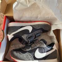 scarpe NIKE bimbo taglia 25 originali