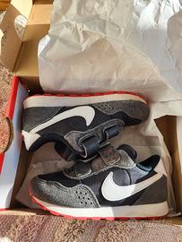 scarpe NIKE bimbo taglia 25 originali