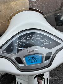 Vespa primavera 125