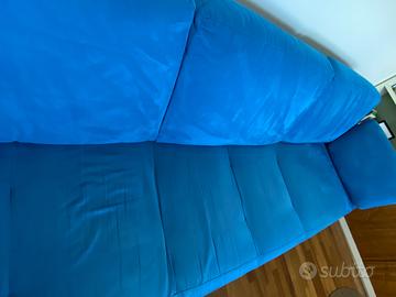 Divano 3 posti con poggiapiedi