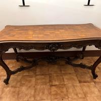 Tavolo Rococò intarsio geometrico stile Luigi XV