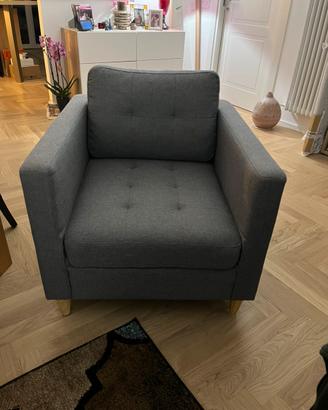 Poltrona Jysk in tessuto grigio scuro