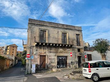 Palazzetto storico singolo mq 180