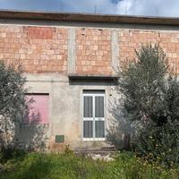 Casa indipendente su due livelli con garage