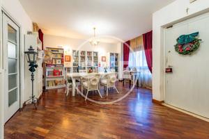 Villa di 185 m² con 5 locali e box auto a Latina