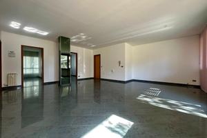 AMPIO E LUMINOSO UFFICIO IN ZONA CENTRALE!