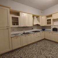 CUCINA PROVENZALE ARRITAL ANGOLARE PIANI IN MARMO