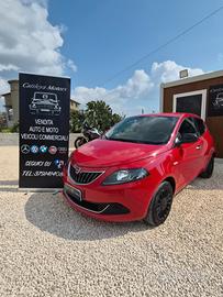 Lancia Ypsilon 1.0 benzina Hybrid