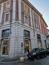 Immobile di 150 m² con 2 locali a Vercelli