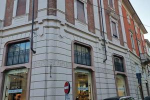 Immobile di 150 m² con 2 locali a Vercelli