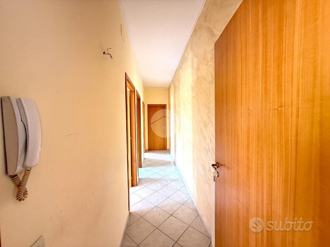 Apartment in Napoli, Mezz'arco, Municipalità 7 - Altro