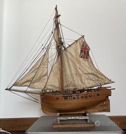 Modello Veliero in legno Hunter