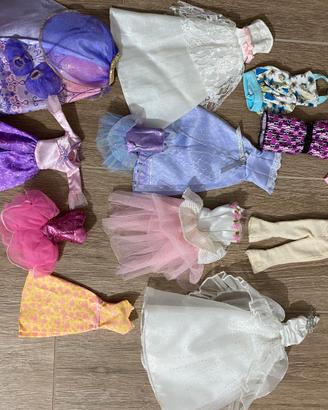 Abiti e accessori per barbie principessa
