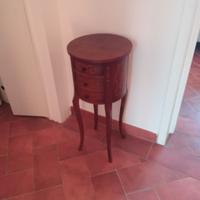 Comodini d'antiquariato