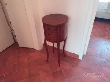 Comodini d'antiquariato