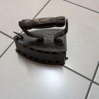 ferro da stiro ghisa antico 