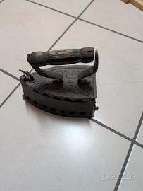 ferro da stiro ghisa antico 