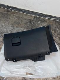 Opel Corsa , 2013..Cassetto portaoggetti,