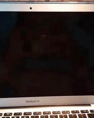 Apple Macbook Air 13”