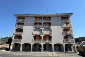 Appartamento di 101 m² con più di 5 locali e box a