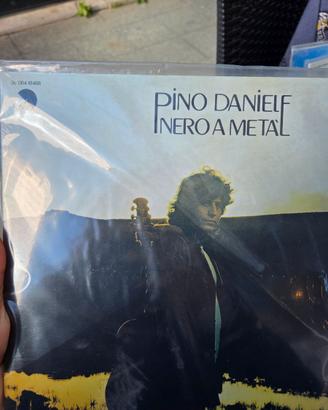 Vinile nero a metà pino daniele