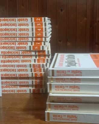 Grande Enciclopedia della Maglia e del Cucito