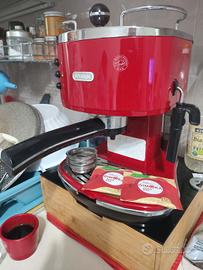 macchina da caffè DeLonghi, con riscalda tazze 