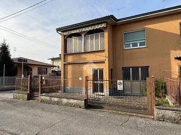 PORZIONE DI BIFAMILIARE A PALAZZO PIGNANO