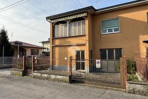 PORZIONE DI BIFAMILIARE A PALAZZO PIGNANO