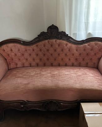 Divano in velluto rosa cipria