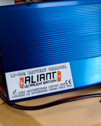 Caricabatteria Auto / moto per batterie al litio
