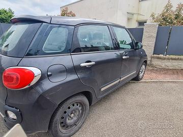 FIAT 500L - autocarro