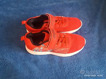 Scarpe spiderman numero 33